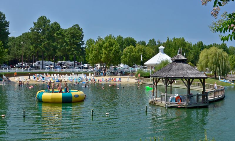 Bethpage Camp-Resort Lake